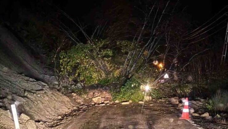 Kastamonu’da heyelan, sahil yolunu ulaşıma kapattı