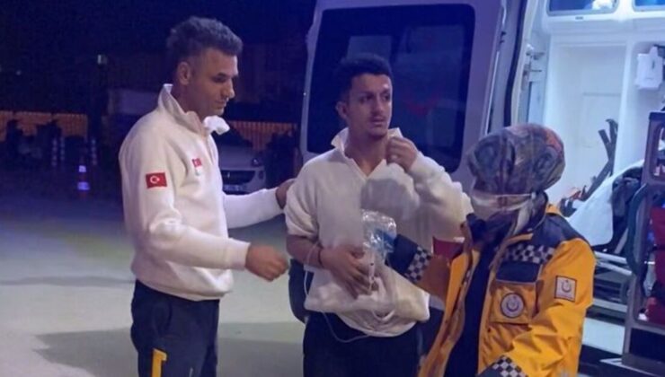 Kavgayı ayırmak isterken karnından bıçaklandı
