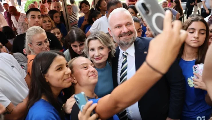 Menemen’de Aynısefa Sosyal Tesisleri törenle açıldı: “Menemen artık vizyon şehir”