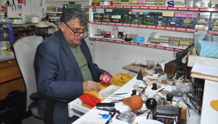 Yarım asırlık saat ustası Serdar Gencer: “Belki de son kuşak olarak Ereğli halkına hizmet veriyorum”