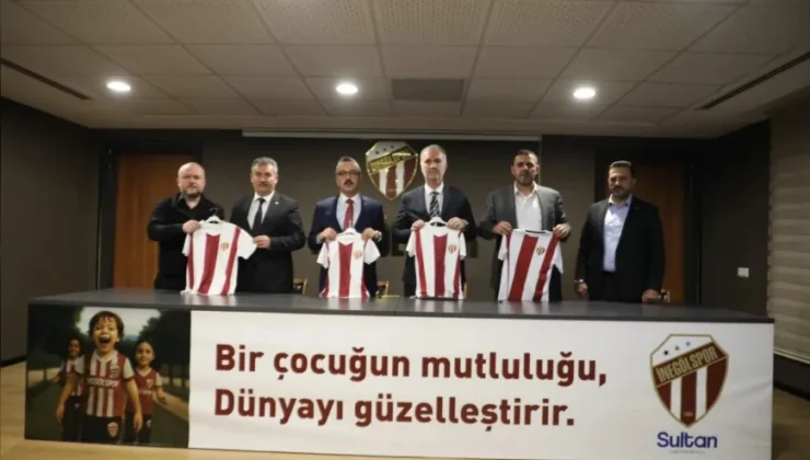 İnegölspor’dan 60 Bin Öğrenciye Forma ve Eşofman Hediyesi