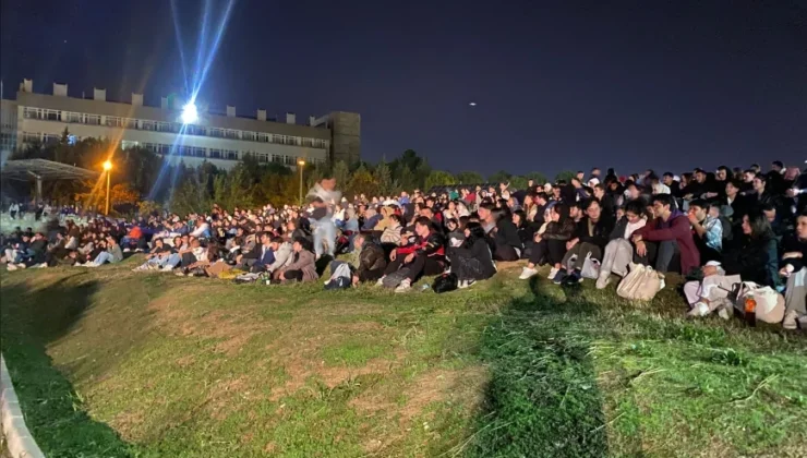 Muğla’da “Gecenin Işığı” Açık Hava Sinemasıyla Parladı: Öğrenciler Yeni Akademik Yıla Birlikte Başladı