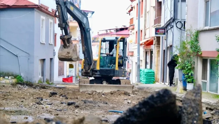 Laçin Sokak Modern Görünüme Kavuşuyor: Giresun Belediyesi Yenileme Çalışmalarını Sürdürüyor