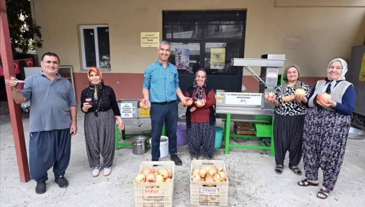 Mersin Büyükşehir Belediyesi’nden Karahacılı Üreticilerine Nar Taneleme ve Sıkma Makinesi Desteğiyle Verim Artışı Sağlandı