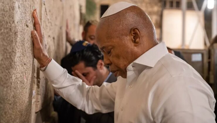 Koltuğu bırakmadan İsrail’e koştu, Eric Adams’tan tartışmalı veda