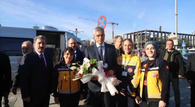 Sağlık Bakanı Kemal Memişoğlu Samsun’daki Ambulans Takdim Töreninde Acil Sağlık Hizmetlerinin Kapasite Artışını “Türkiye’nin Stratejik Yatırımı” Olarak Nitelendirdi